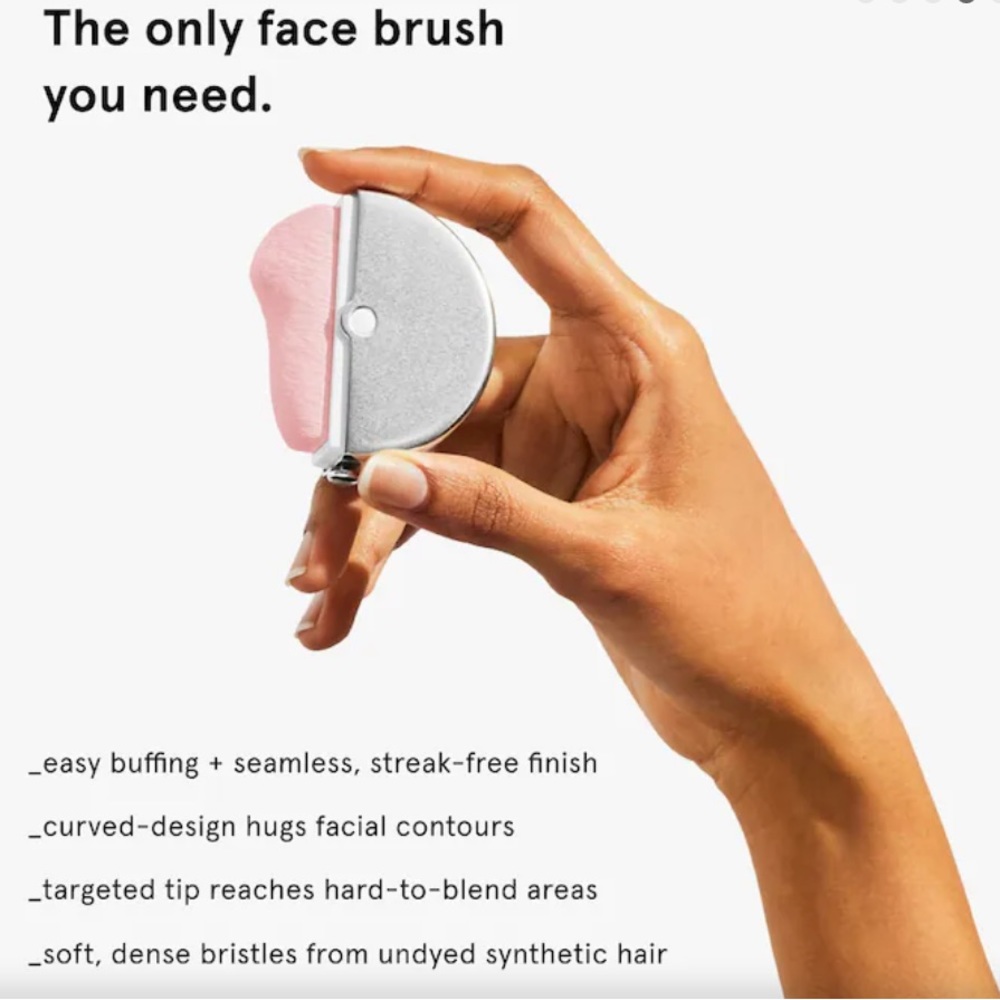 Glossier Stretch Blending and Buffing Face Brush. New